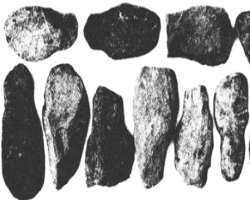 Several Stone grinders, hoe-blades, and knives were found on Mullach Sgar above Village Bay which gives hint about the prehistoric and Neolithic settl